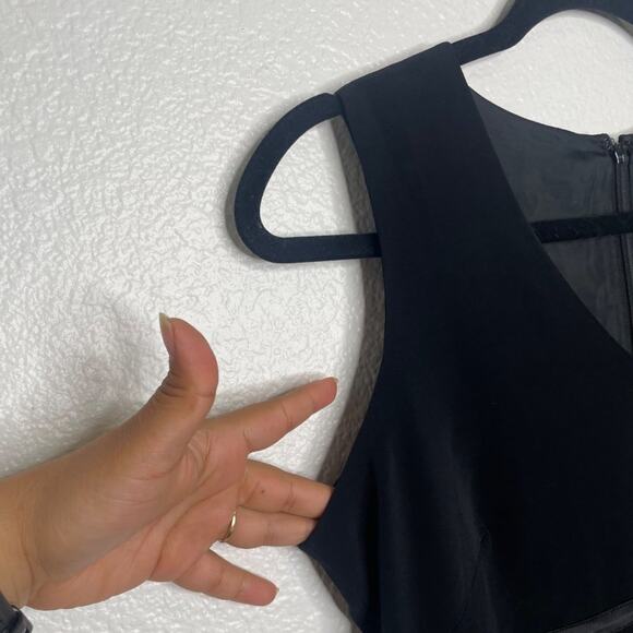 Banana Republic Womens Vintage Dress Size 6 Black Sleeveless Knee Length V-Neck - Picture 9 of 11